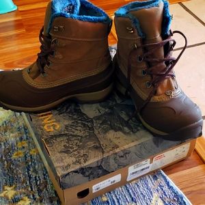 Northface Chilkat III BRAND NEW